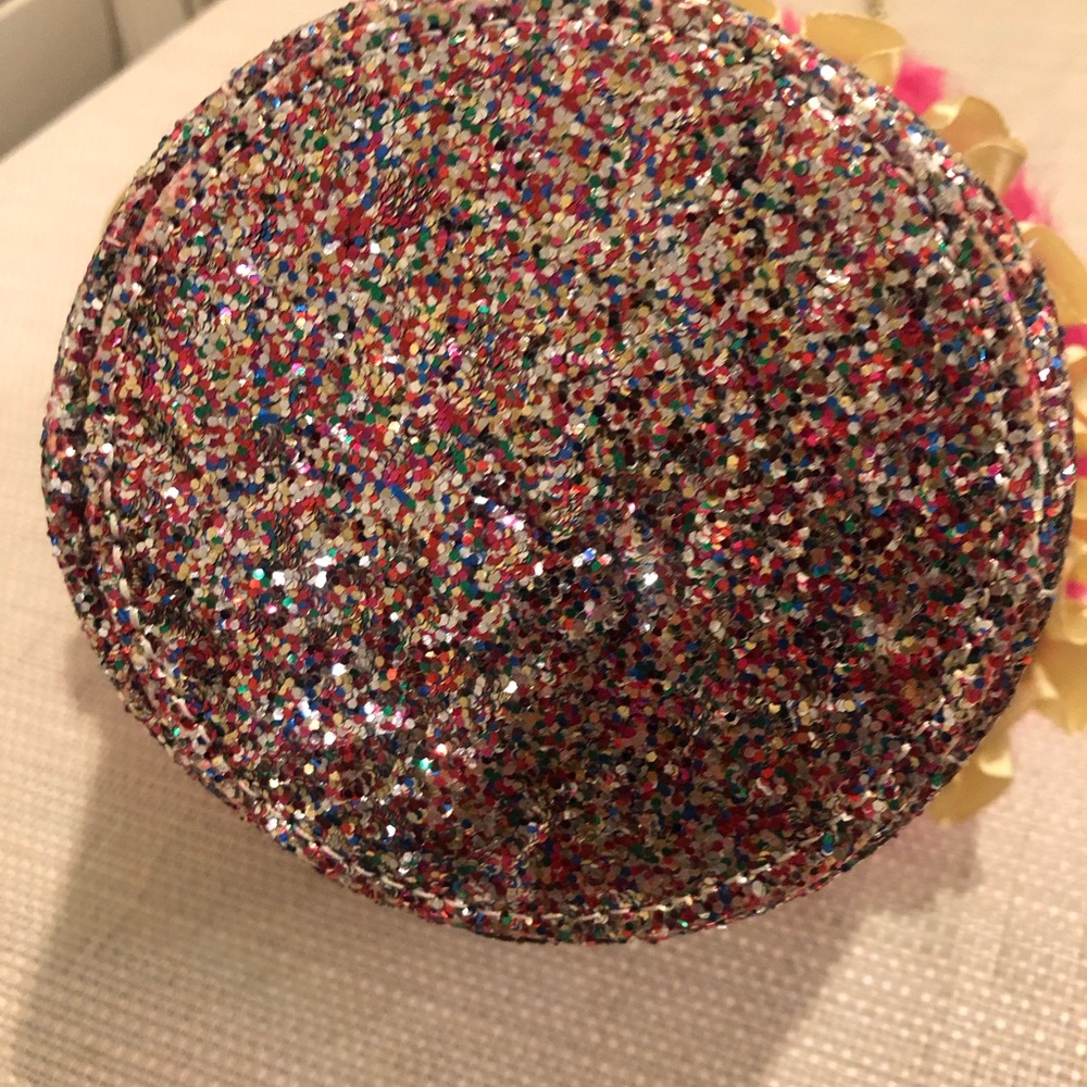 Betsey Johnson Trolls cupcake purse from 2016. - Picture 5 of 6